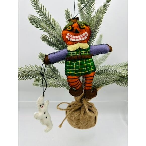 Handmade Felt Pumpkin Scarecrow Ornament Halloween Decor with Ghost - Picture 1 of 8